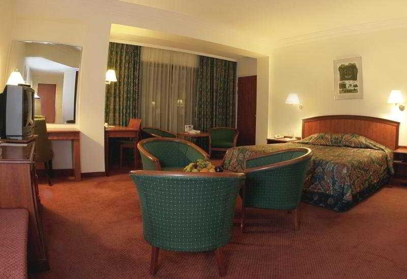 Grand Palace Hotel Amman Oda fotoğraf